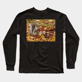 squirrel with shopping cart Long Sleeve T-Shirt